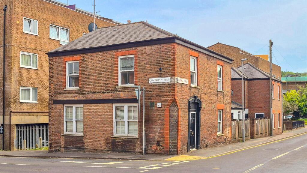 Main image of property: Dumfries Street, Luton