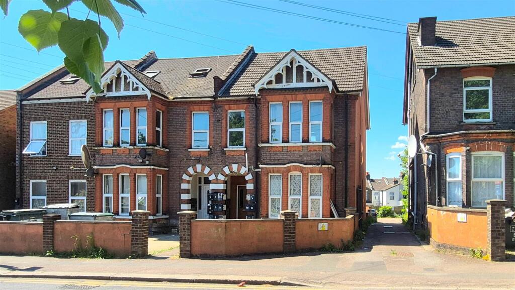 Main image of property: Biscot Road, Luton