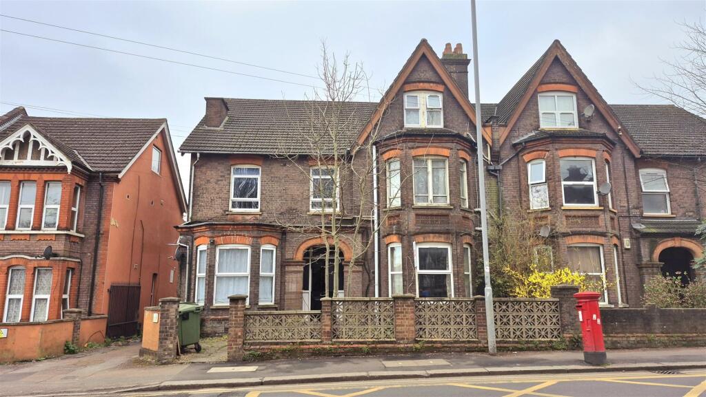 Main image of property: Biscot Road, Luton