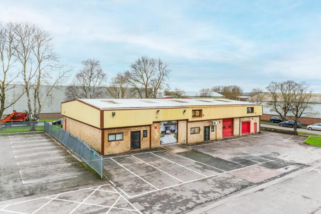 Warehouse to lease in Unit 15, Bowerhill Industrial Estate, Lysander