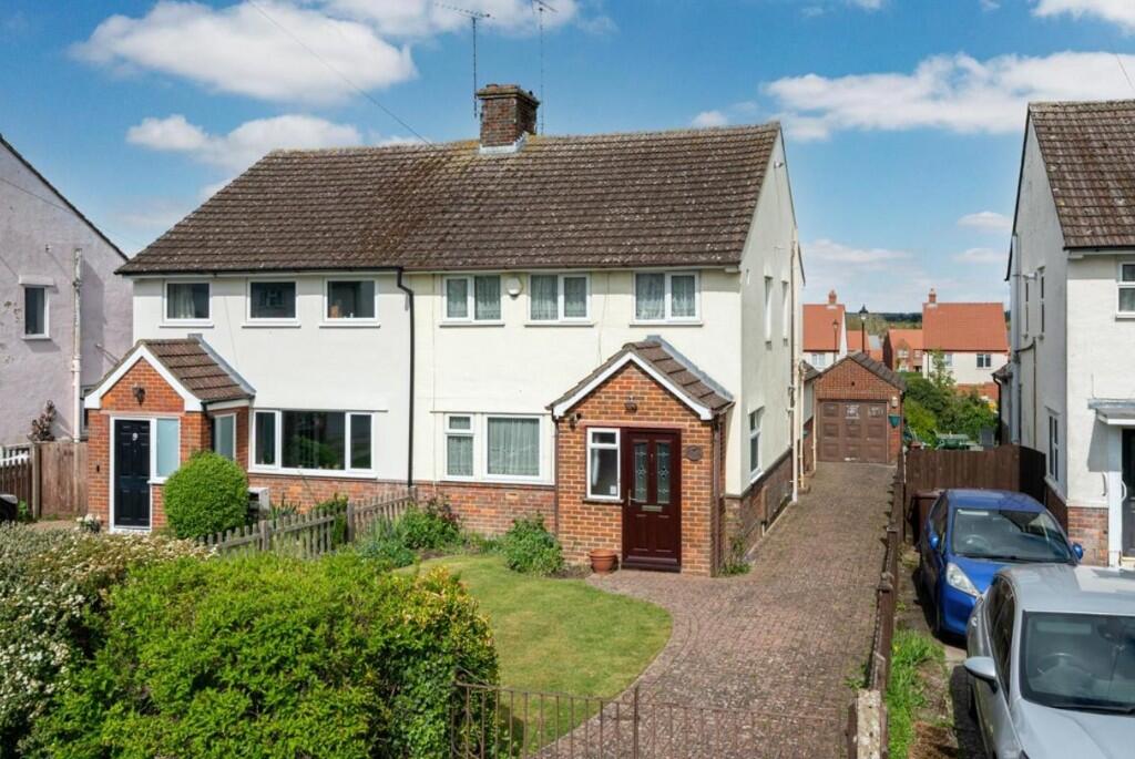 Main image of property: Chiltern Avenue, Edlesborough, LU6 2HY