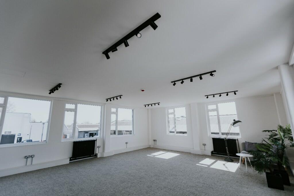 Serviced office to lease in Chamberlain Business Centre, Chamberlain