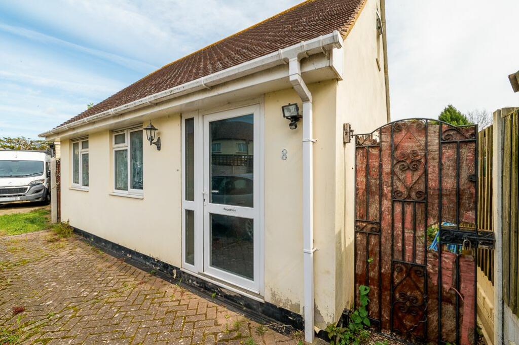 Main image of property: 8 Kensington Road, Southend-on-Sea, Essex SS1 2SY