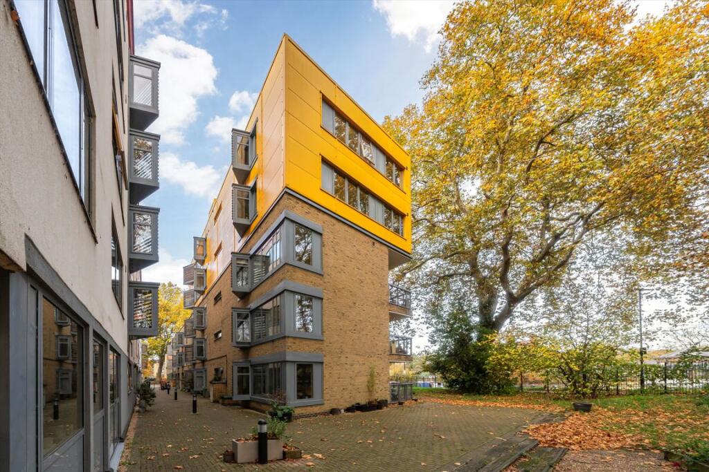 Main image of property: Lea Bridge Road, Clapton