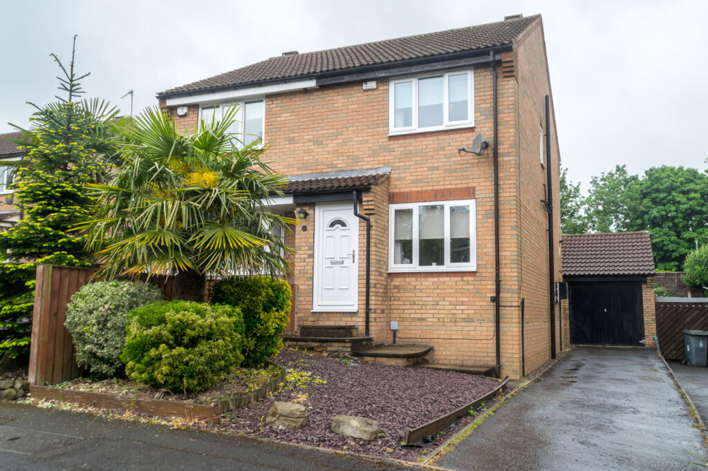 Main image of property: CHATSWORTH MEWS MORLEY LEEDS