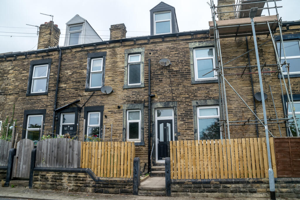 Main image of property: RODS VIEW MORLEY LEEDS LS27 8AH