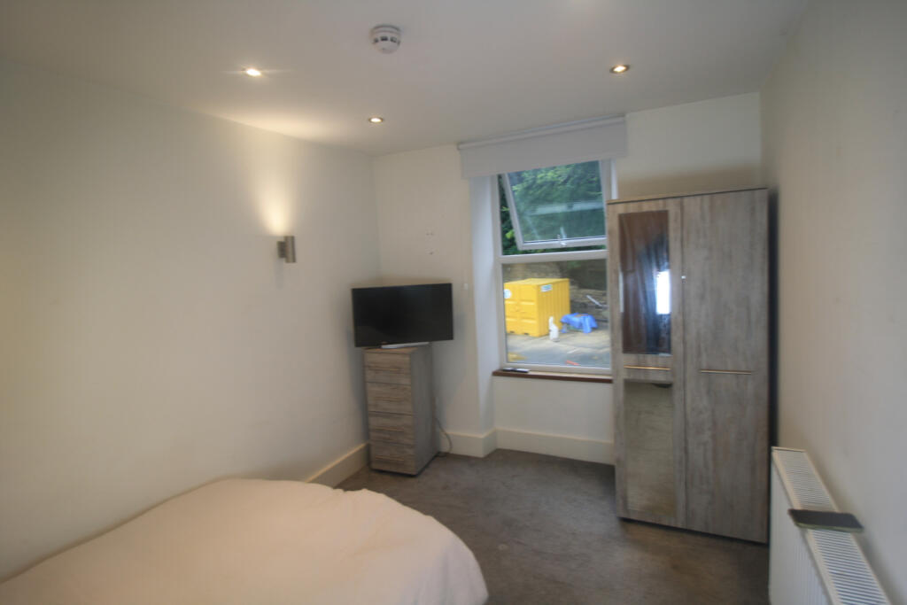 Main image of property: 277 Upper Town Street, LS13