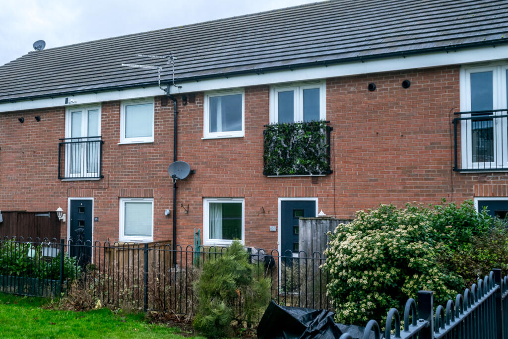 Main image of property: ELIZABETH COURT PUDSEY LEEDS LS28 7FB