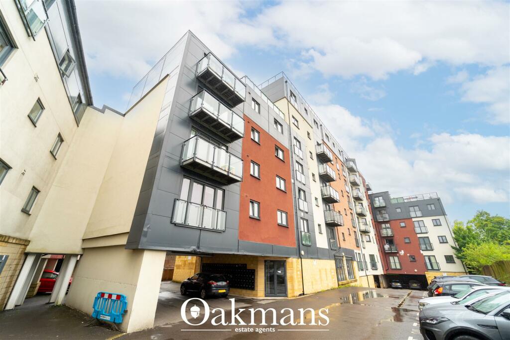 2 bedroom flat for sale in New Coventry Road, Birmingham, B26