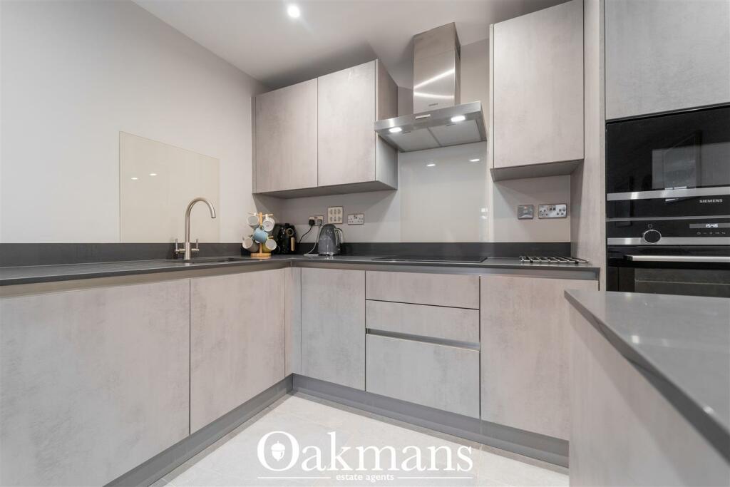Additional property image - Oakview, Wake Green Road, B13