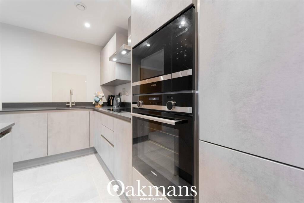 Additional property image - Oakview, Wake Green Road, B13