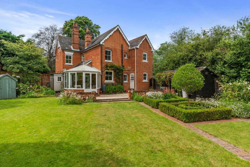 4 bedroom detached house for sale in Colchester Road, Great Totham