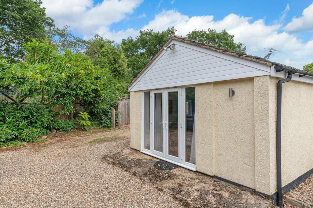Additional property image - Irvine Road, Colchester, Essex, CO3