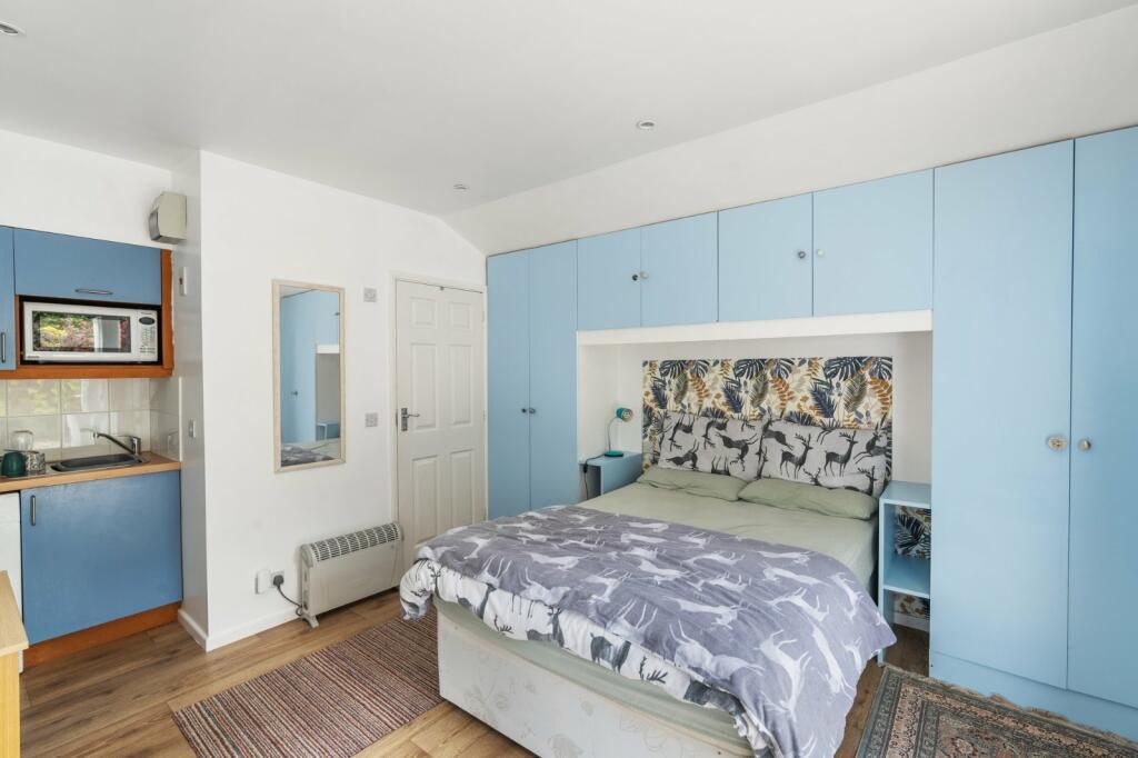 Additional property image - Irvine Road, Colchester, Essex, CO3