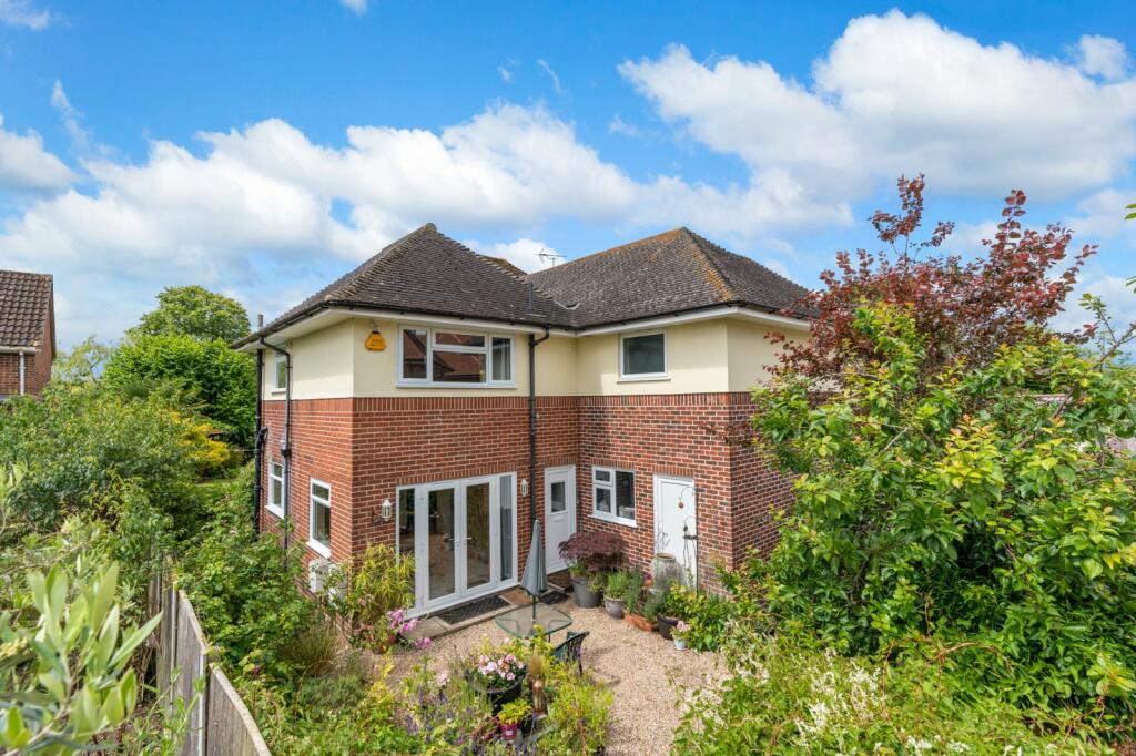 Additional property image - Irvine Road, Colchester, Essex, CO3