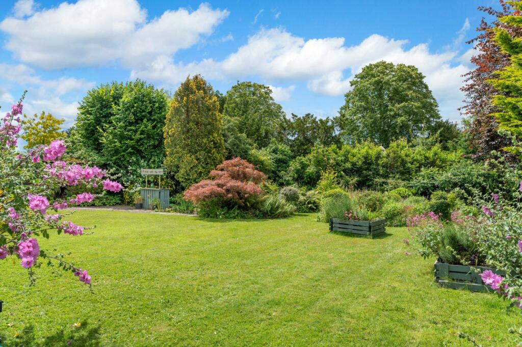 Additional property image - Irvine Road, Colchester, Essex, CO3