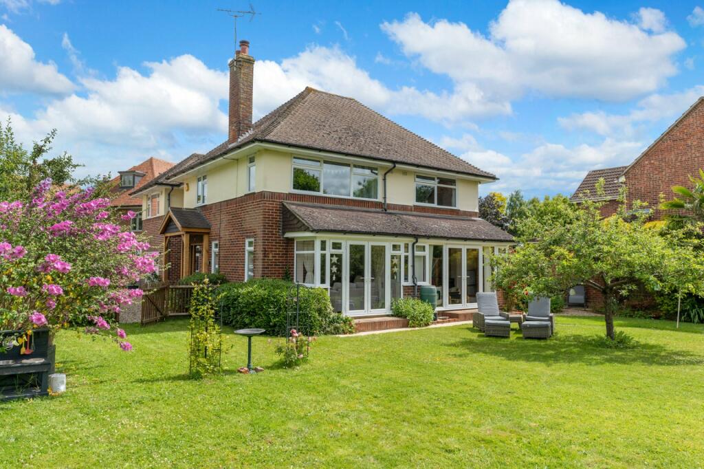 Additional property image - Irvine Road, Colchester, Essex, CO3