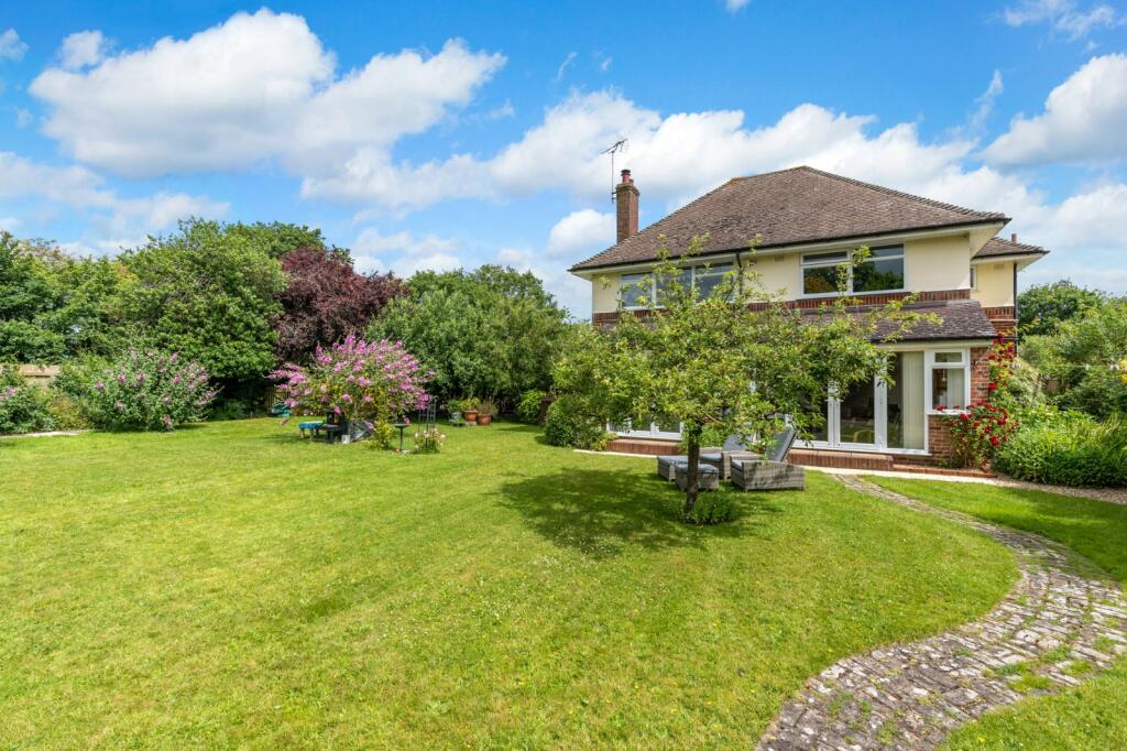 Additional property image - Irvine Road, Colchester, Essex, CO3