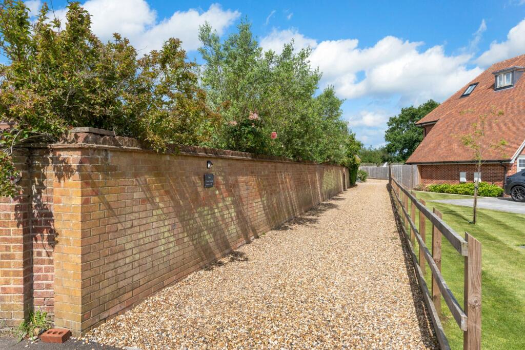 Additional property image - Irvine Road, Colchester, Essex, CO3