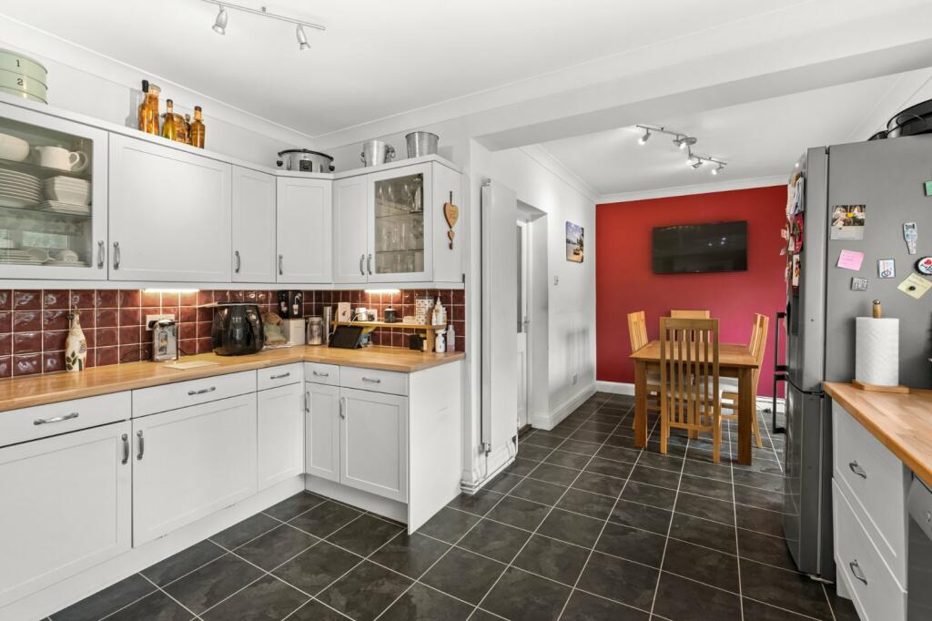 Additional property image - Wavell Avenue, Colchester, Essex, CO2