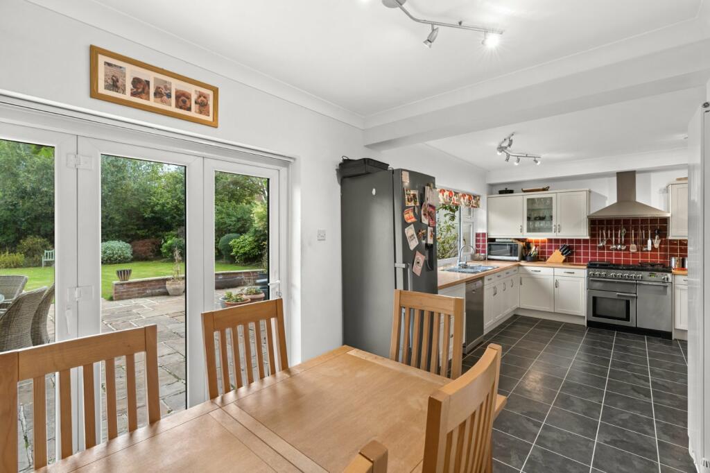 Additional property image - Wavell Avenue, Colchester, Essex, CO2