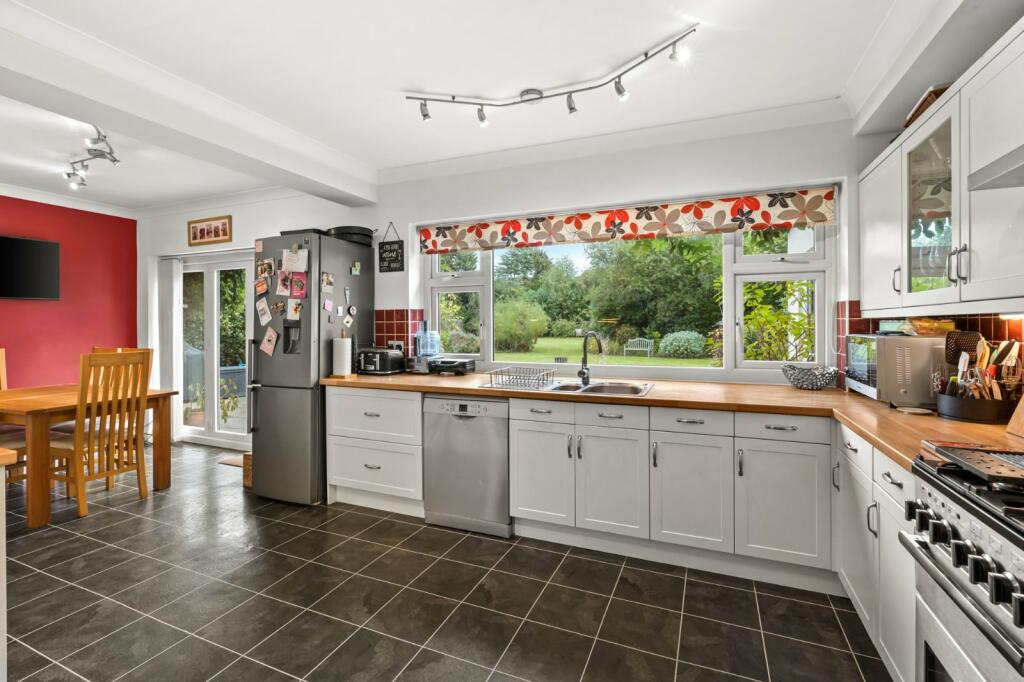Additional property image - Wavell Avenue, Colchester, Essex, CO2