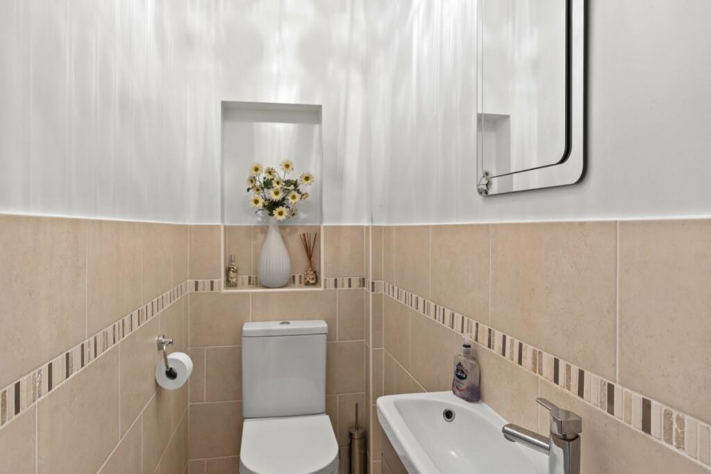 Additional property image - Wavell Avenue, Colchester, Essex, CO2