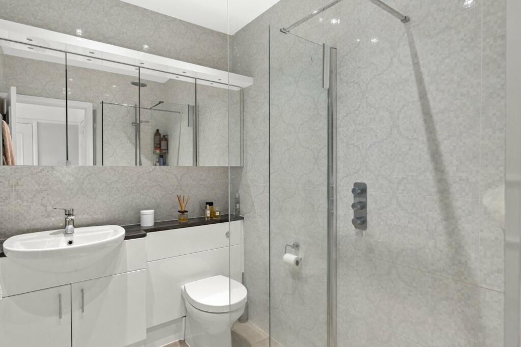 Additional property image - Wavell Avenue, Colchester, Essex, CO2