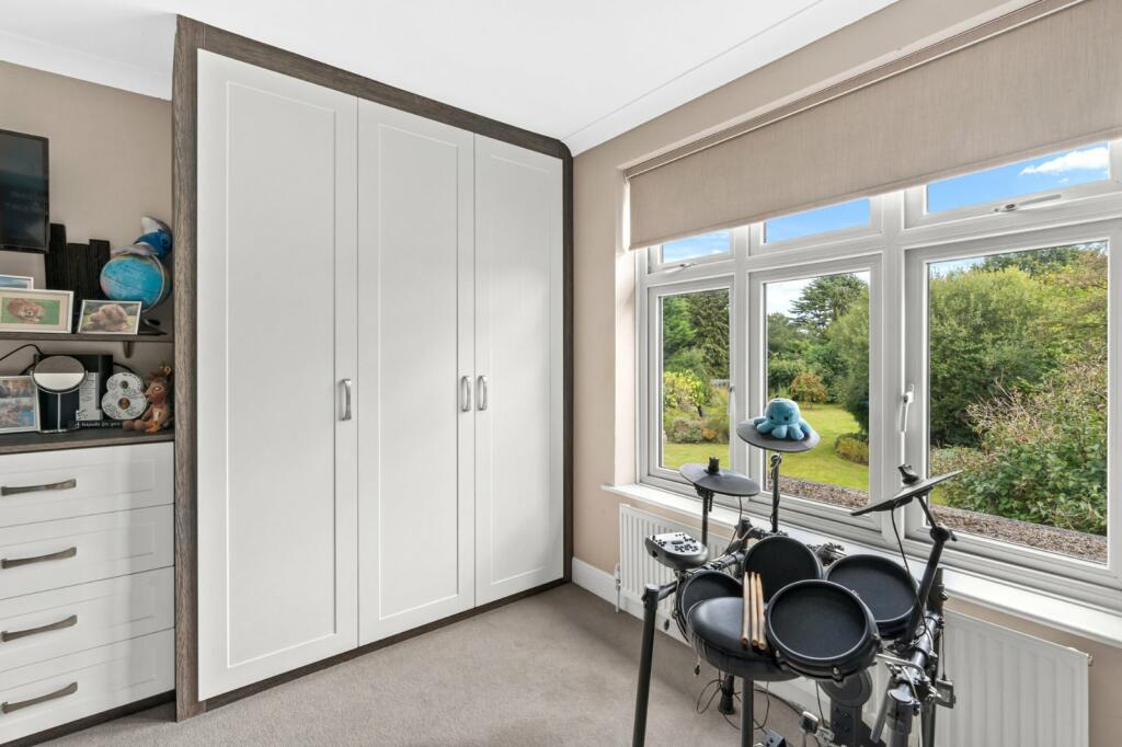 Additional property image - Wavell Avenue, Colchester, Essex, CO2