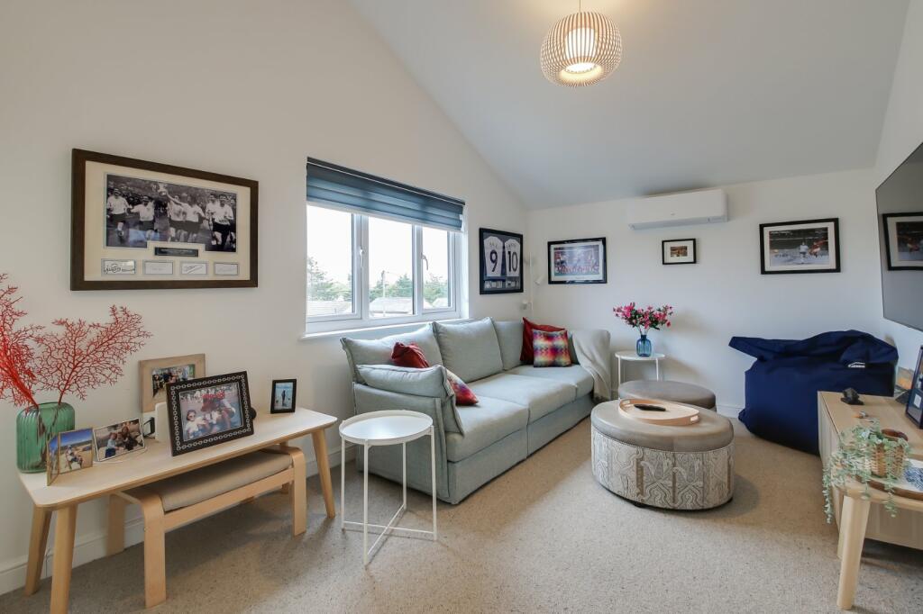 Additional property image - Eastern Promenade, Point Clear Bay, Essex, CO16