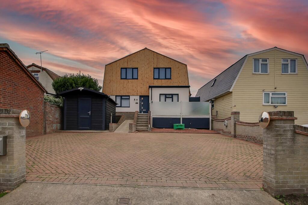 Additional property image - Eastern Promenade, Point Clear Bay, Essex, CO16