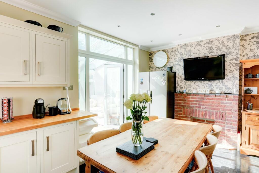 Additional property image - Seaview Avenue, West Mersea, Colchester, Essex, CO5