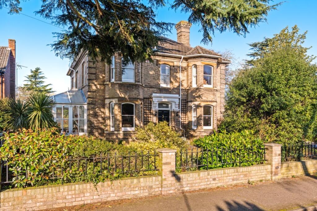 Main image of property: Victoria Road, Lexden, Colchester, Essex, CO3