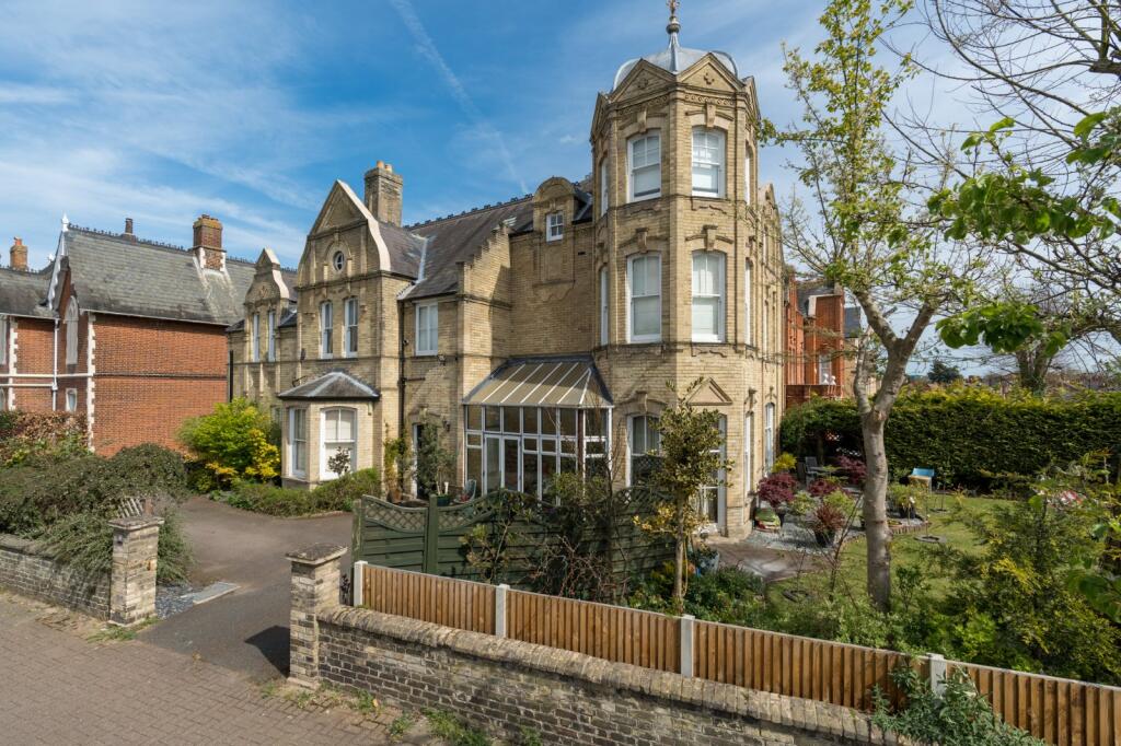 Main image of property: Oxford Road, Lexden, Colchester, Essex, CO3