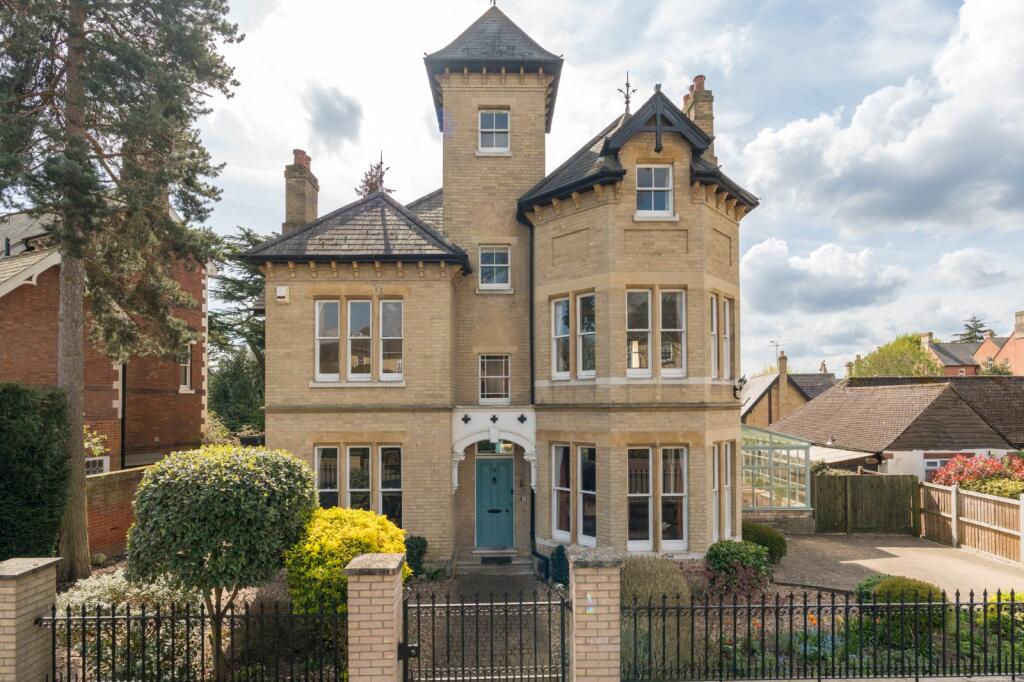 Main image of property: Queens Road, Lexden, Colchester, Essex, CO3