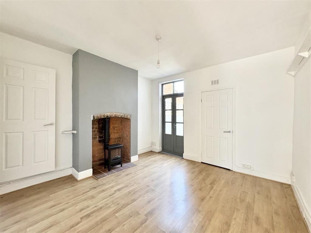 Main image of property: Gedling Road, Arnold