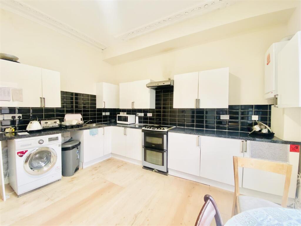 Main image of property: House Share - Radford Road, Nottingham