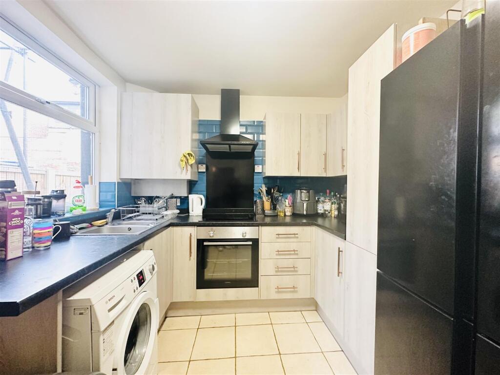 Main image of property: Derby Grove, Nottingham