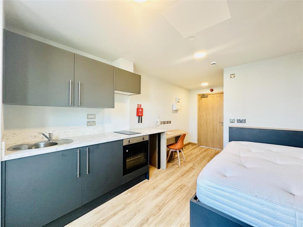 Main image of property: Fourth Floor Studio, Felix Apartments, Nottingham