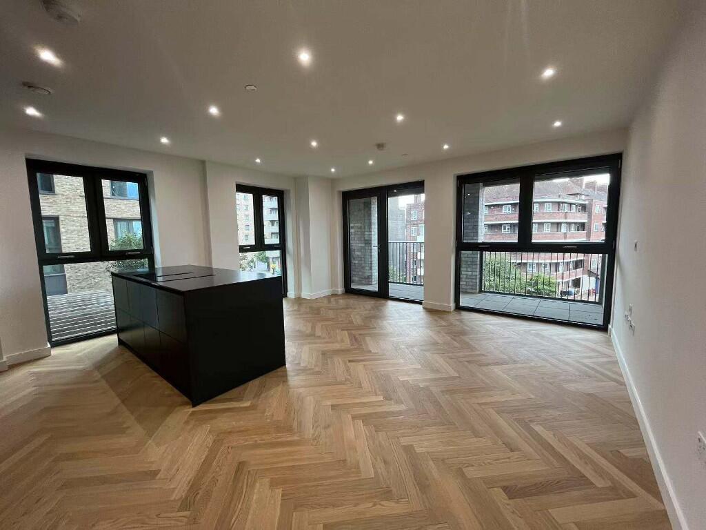 Main image of property: Dragonfly Walk, London, N4