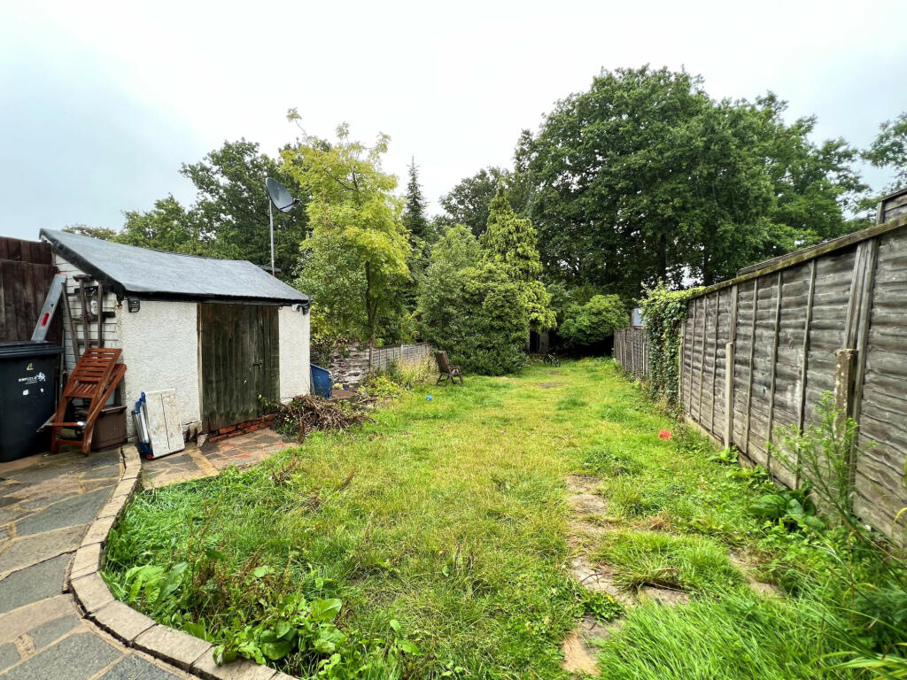 3 bedroom semidetached house for sale in Woodland Way, Winchmore Hill, N21