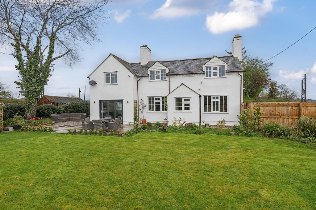 Main image of property: Bryn Offa Cottage, a stunning home in Llandysilio