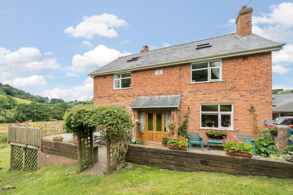 4 bedroom detached house for sale in Tynllyn, Moelfre, Oswestry,, SY10