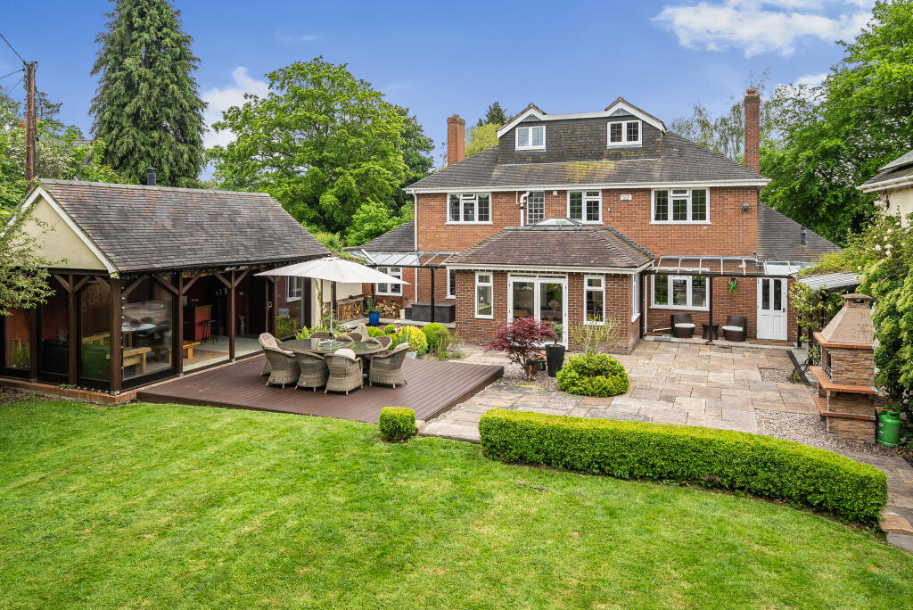 6 bedroom detached house for sale in Fieldgate House, Elson road