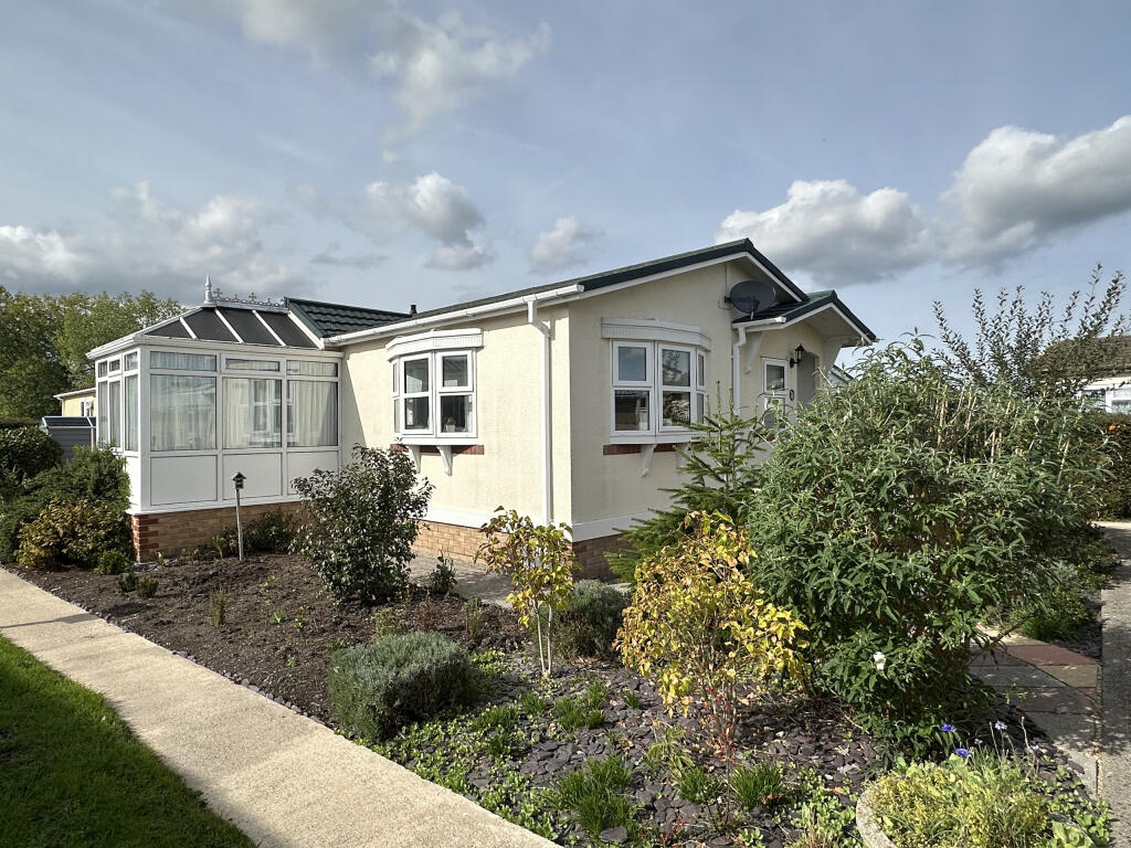 Main image of property: Broadfield Park, Middlezoy