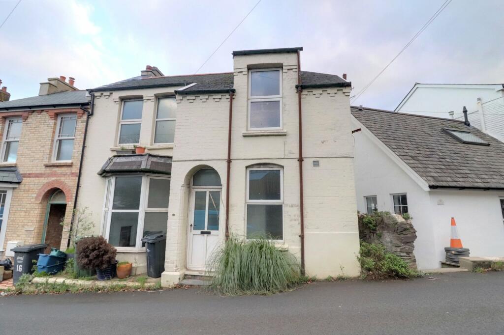 2 bedroom terraced house for sale in Station Road, Devon, EX34