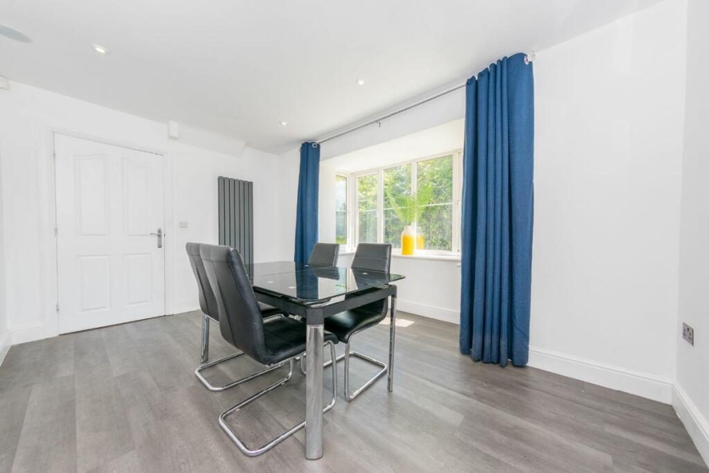 5 bedroom detached house for sale in Rooms Lane, Morley, Leeds, LS27