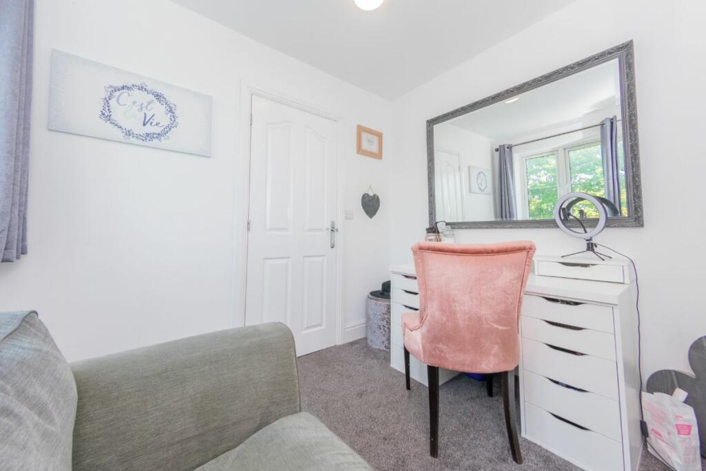 5 bedroom detached house for sale in Rooms Lane, Morley, Leeds, LS27