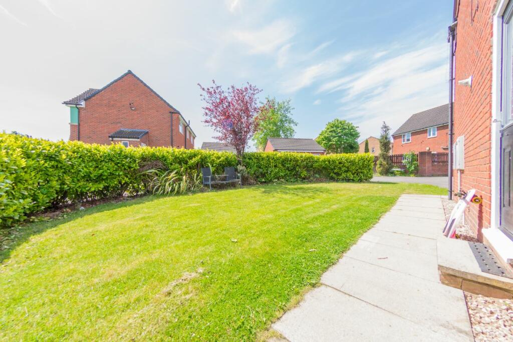 5 bedroom detached house for sale in Rooms Lane, Morley, Leeds, LS27