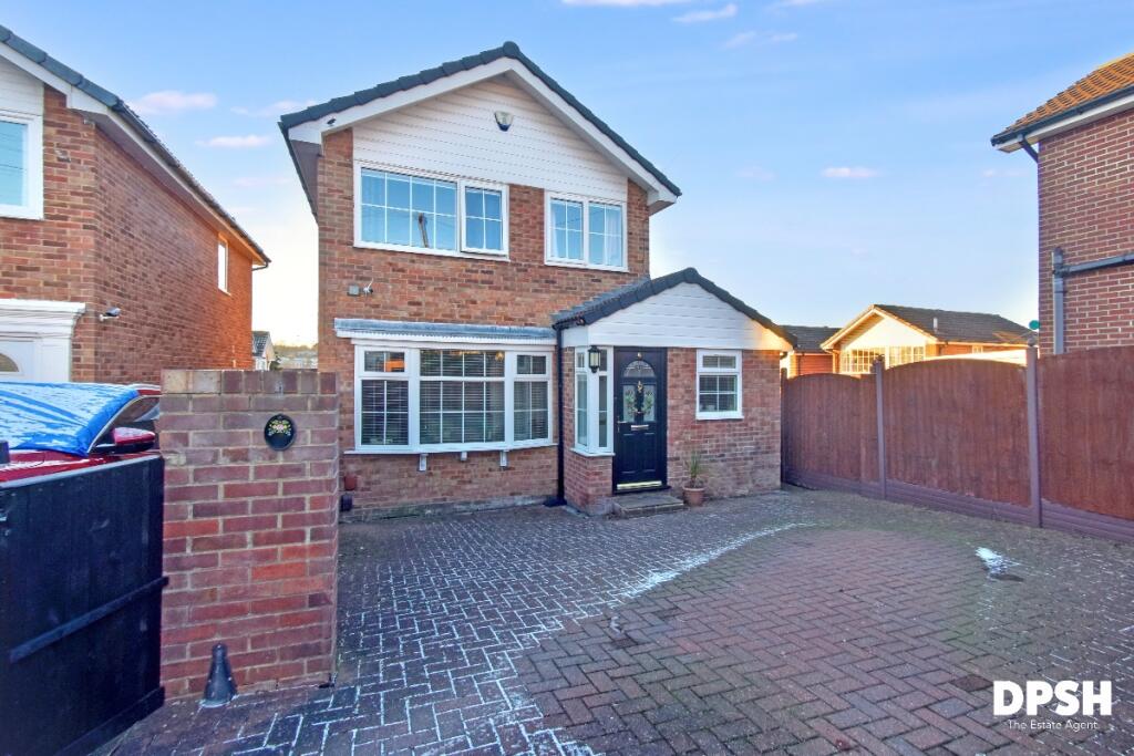 Main image of property: Cliffe Park Mount, Leeds